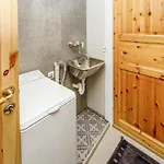 2 Bedroom Stunning In *