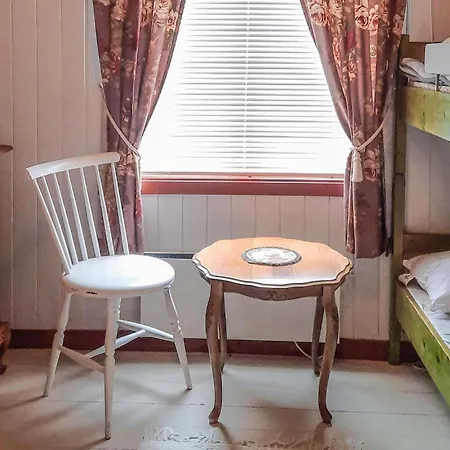 2 Bedroom Stunning In * Åfarnes